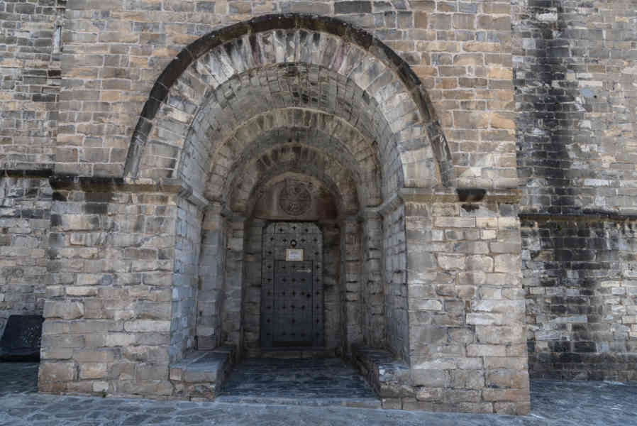 Huesca - Siresa 21 - monasterio de San Pedro de Siresa.jpg